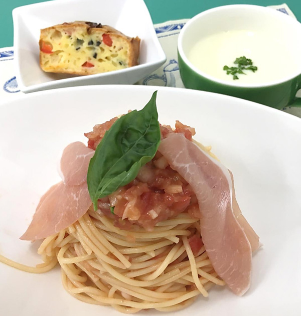 生ハムとトマトの冷製パスタ